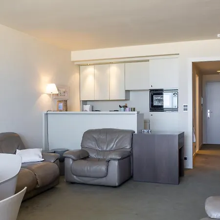 Lecomte - The Shoreline Pearl 186 * Ostende